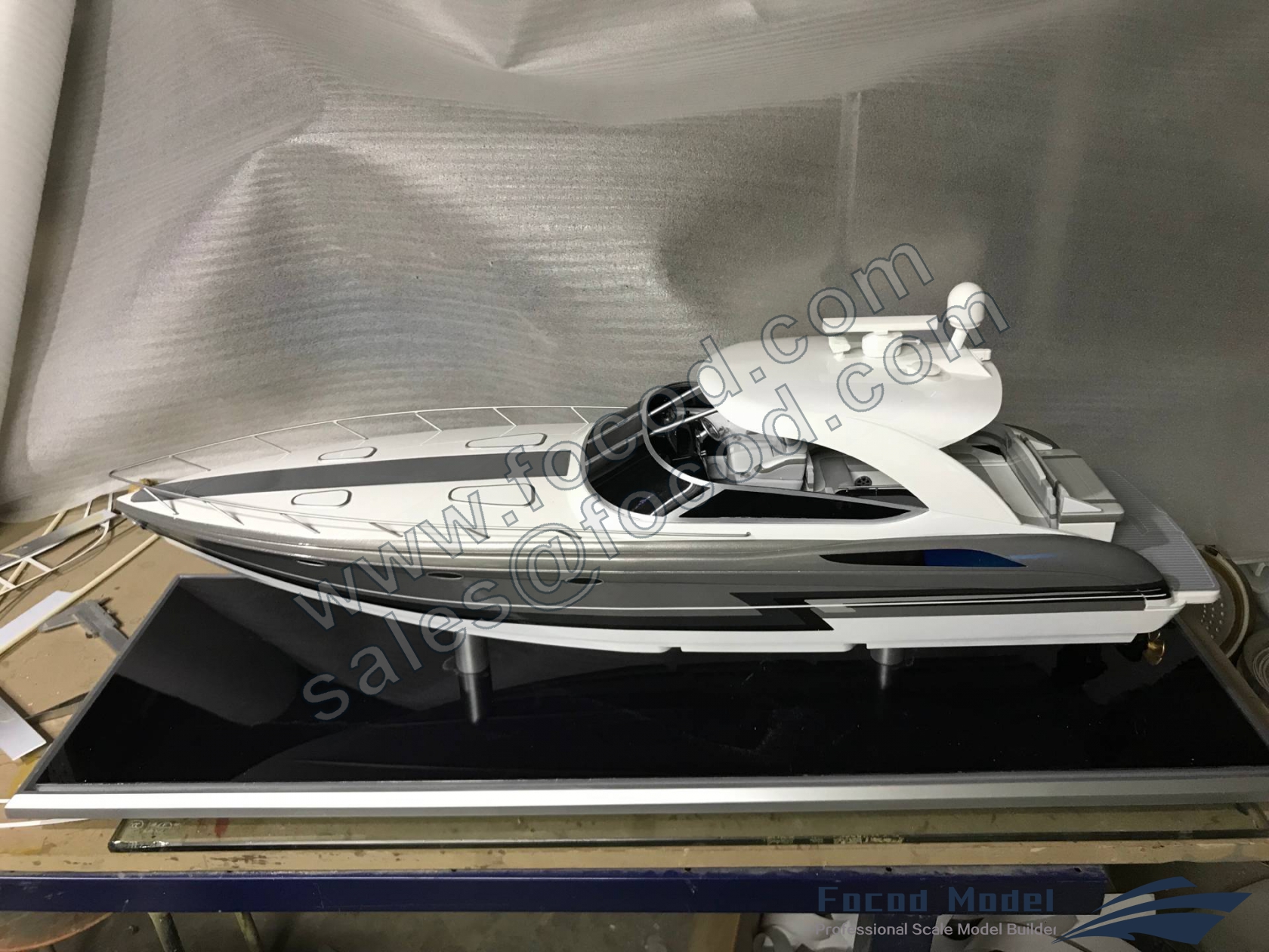 custom made model of Formula 400 Super Sport Crossover boat